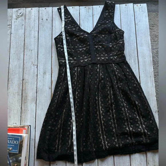 Ann Taylor Loft | lace overlay | black | nude | tank | a line | size 4 - Picture 9 of 14